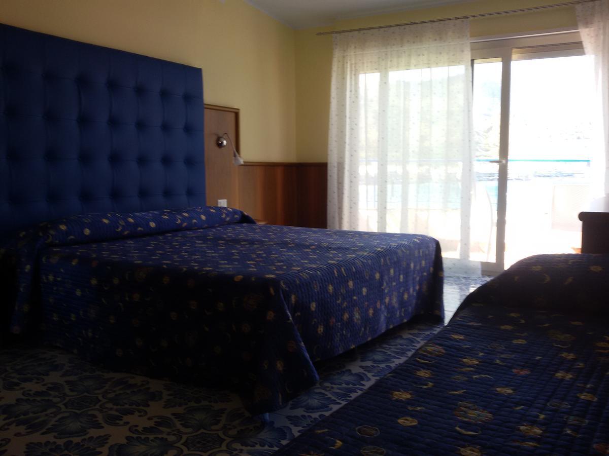 Hotel Panoramic Giardini Naxos Ngoại thất bức ảnh